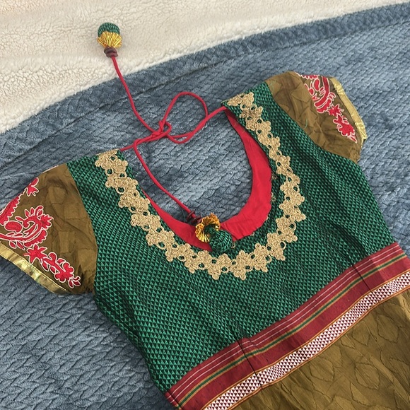 CUSTOM INDIAN ANARKALI RED AND GREEN - Picture 6 of 9